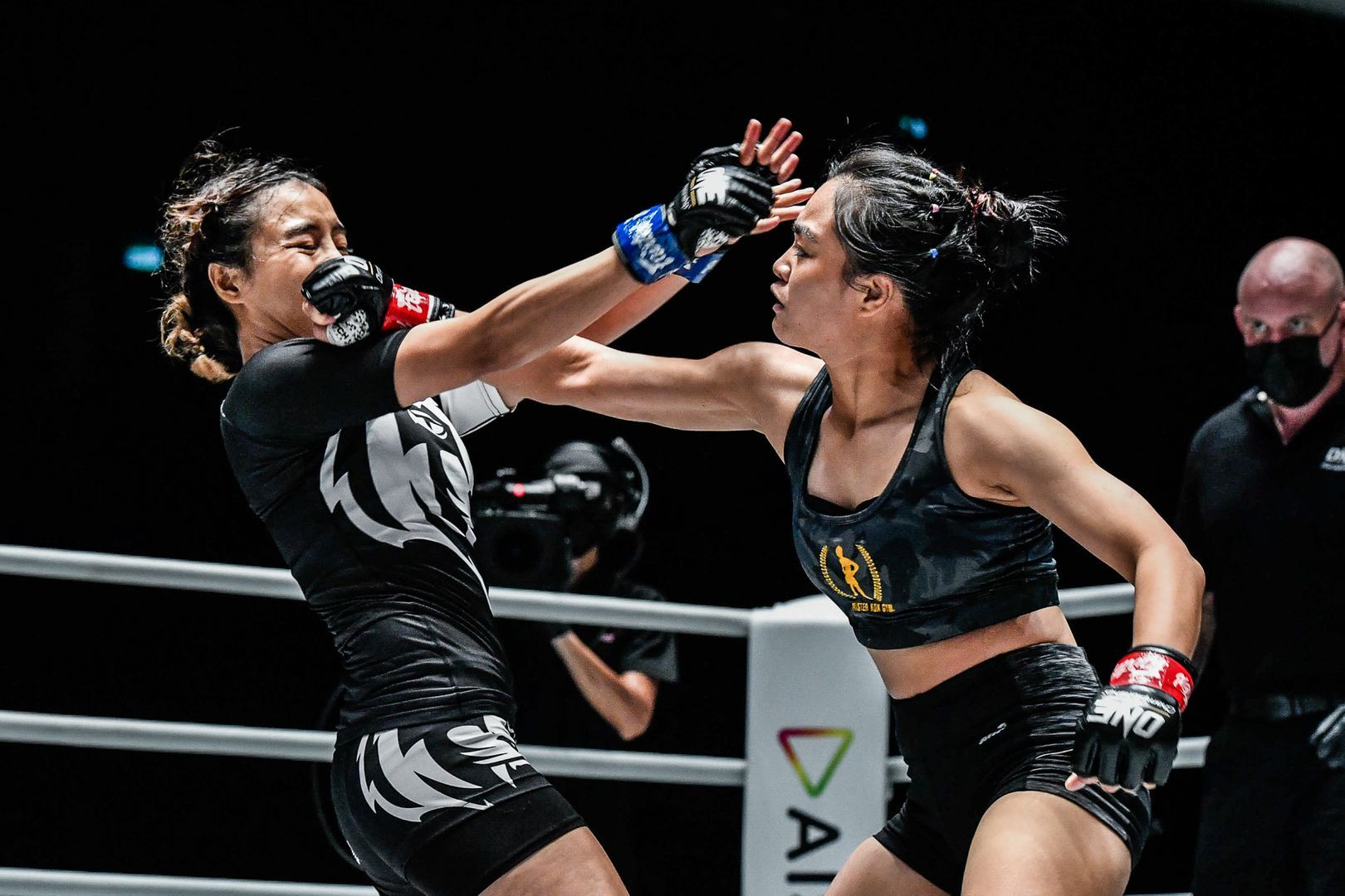 Sunisa Srisen Rika Ishige mixed martial arts 1920X1280 4