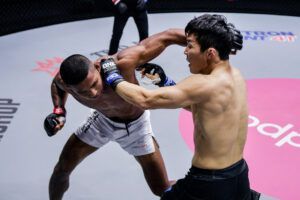 Amir Khan Dae Sung Park ONE Collision Course 1920X1280 21 300x200 2.jpg