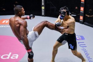 Amir Khan Dae Sung Park ONE Collision Course 1920X1280 22 300x200 2.jpg