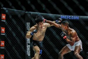 Amir Khan Dae Sung Park ONE Collision Course 1920X1280 8 300x200 2.jpg