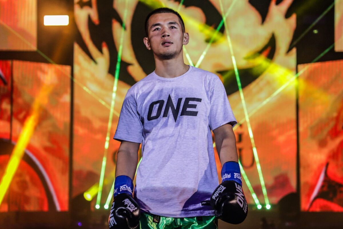 Kickboxers Andy Souwer and Zhang Chunyu fight at ONE: BIG BANG