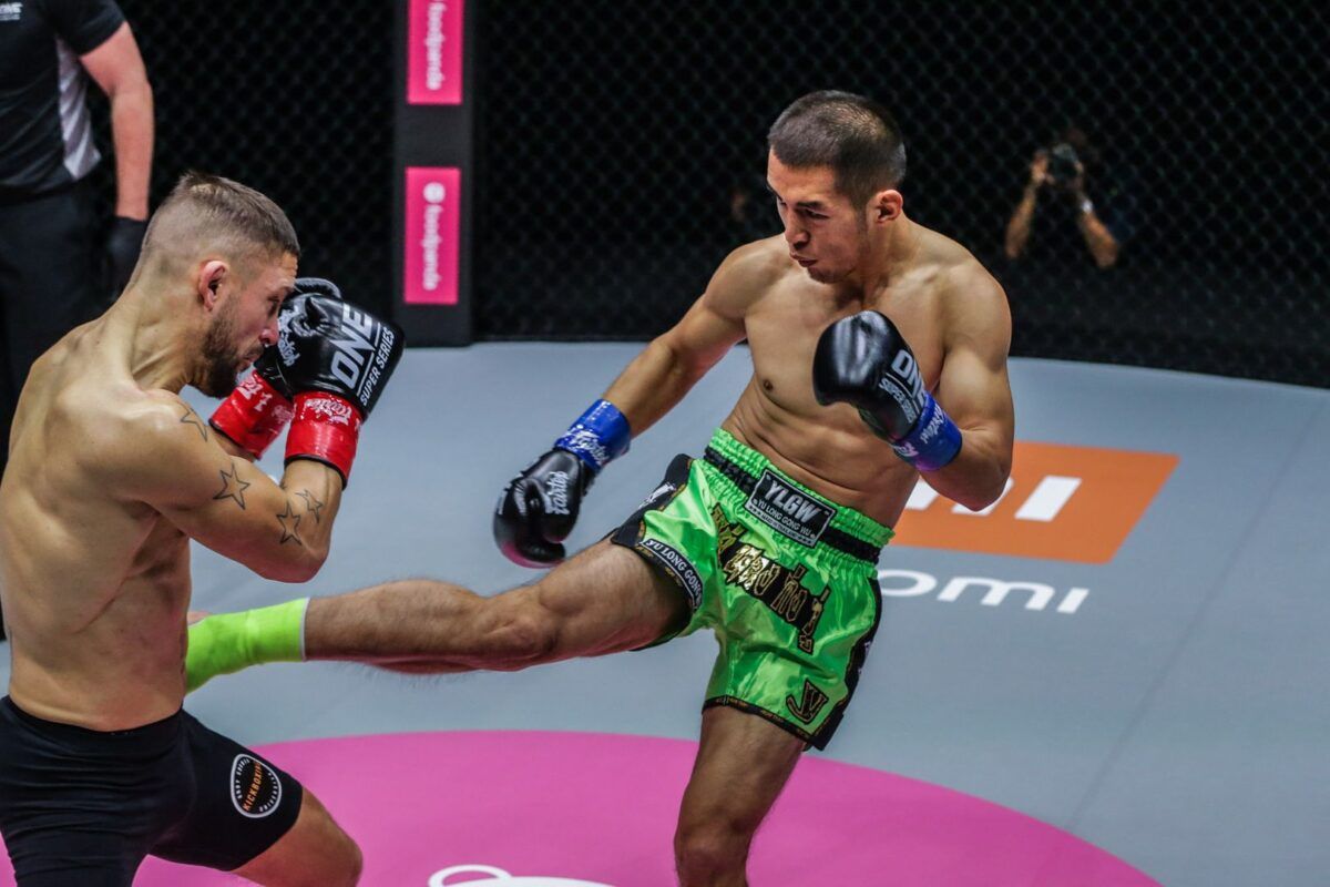 Kickboxers Andy Souwer and Zhang Chunyu fight at ONE: BIG BANG