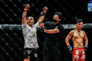 Kairat Akhmetov Dae Hwan Kim ONE Collision Course 1920X1280 15 300x200 2.jpg