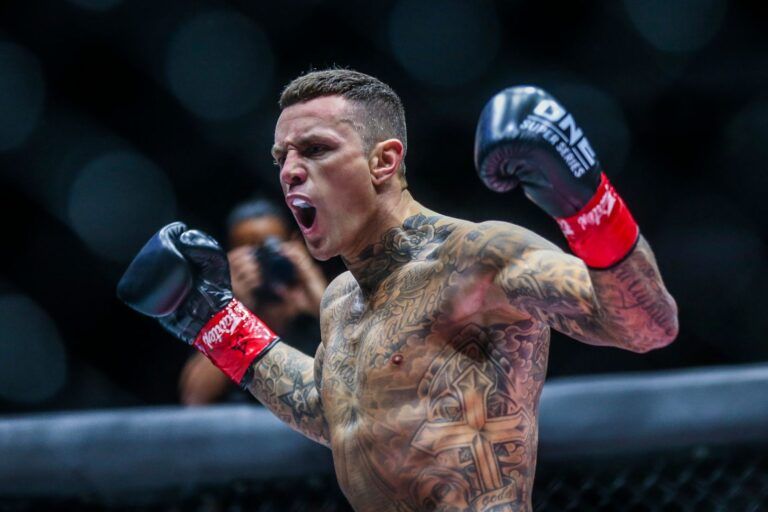 Nieky Holzken Elliot Compton ONE BIG BANG II 1920X1280 21 768x512
