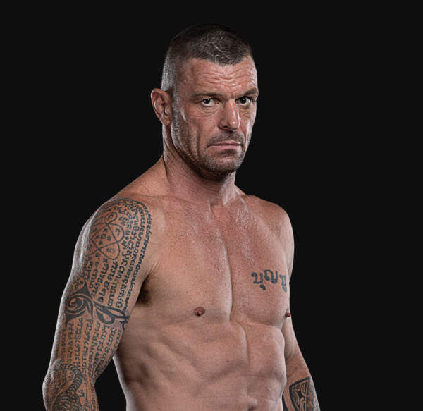 John_Wayne_Parr hero 1200x1165 1 600x583
