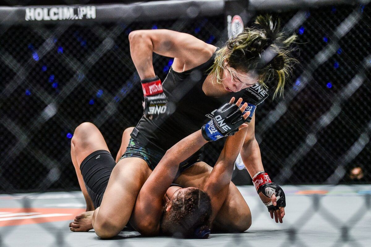 Chinese MMA fighter Meng Bo punches Samara Santos