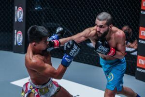 Ilias Ennahachi Superlek Kiatmoo9 ONE FISTS OF FURY 1920X1280 40