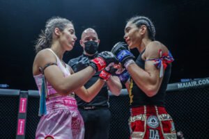 Janet Todd Alma Juniku FISTS OF FURY III 1920X1280 45