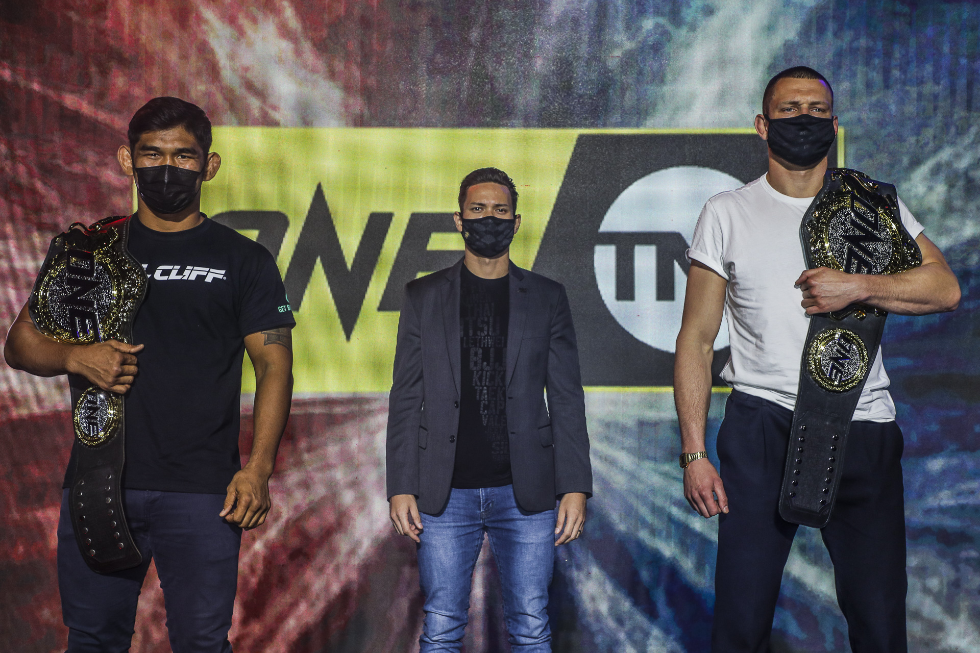 Aung_La_N_Sang vs Reinier_De_Ridder 2