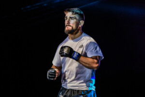 John Lineker Troy Worthen 1920X1280 ONE on TNT III 1
