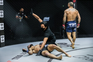 John Lineker Troy Worthen 1920X1280 ONE on TNT III 52