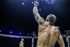 John Lineker Troy Worthen 1920X1280 ONE on TNT III 60