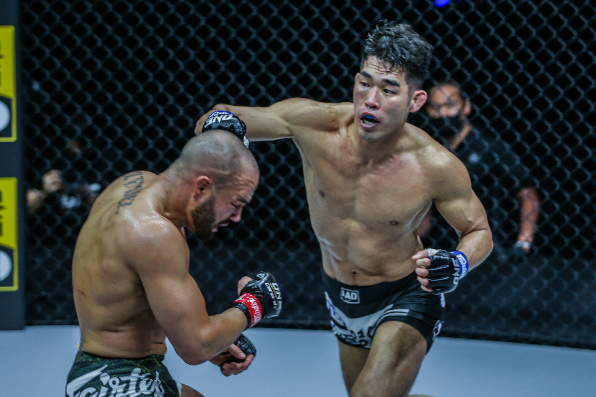 Ok Rae Yoon Eddie Alvarez 1920X1280 ONE on TNT IV 46