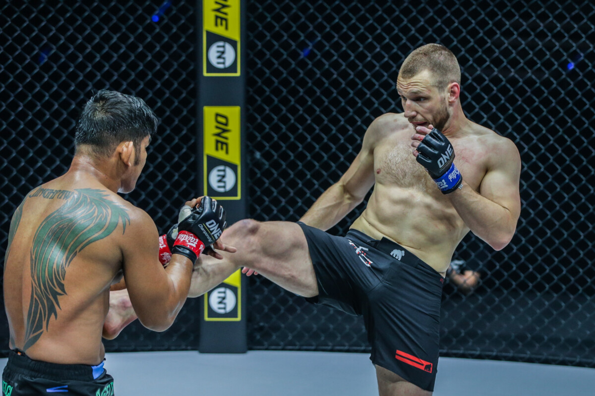 Pictures from the fight between Aung La N Sang and Reinier De Ridder at "ONE on TNT IV"