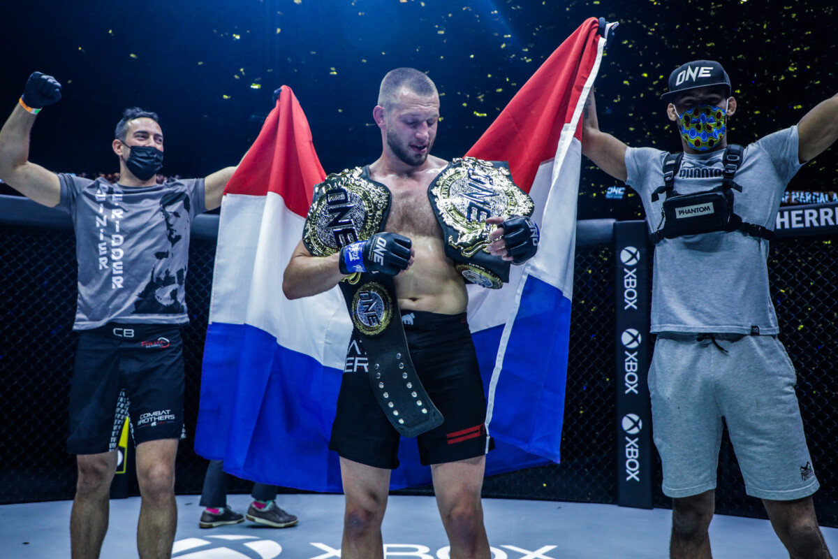 Pictures from the fight between Aung La N Sang and Reinier De Ridder at "ONE on TNT IV"