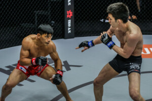 Shinya Aoki Eduard Folayang 1920X1280 ONE on TNT IV 3