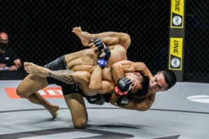 Yuya Wakamatsu Reece McLaren ONE on TNT III 1920X1280 34