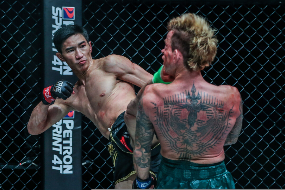 Tawanchai's Muay Thai fight against Sean Clancy
