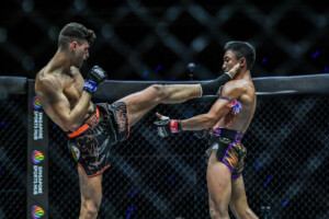 Mongkolpetch Petchyindee Academy Elias Mahmoudi FULL BLAST 1920X1280 14