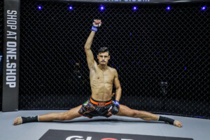 Mongkolpetch Petchyindee Academy Elias Mahmoudi FULL BLAST 1920X1280 23