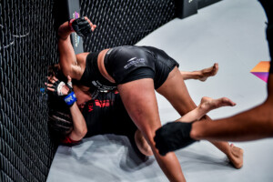 Ritu Phogat Lin Heqin BATTLEGROUND 1920X1280 20