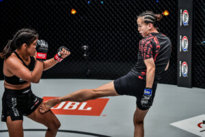 Ritu Phogat Lin Heqin BATTLEGROUND 1920X1280 5