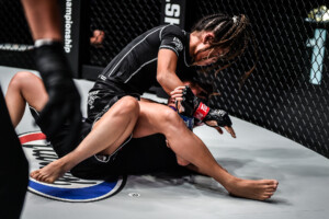 Victoria Lee Wang Luping BATTLEGROUND 1920X1280 14