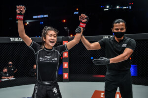 Victoria Lee Wang Luping BATTLEGROUND 1920X1280 22