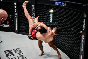 Xie Wei Dae Hwan Kim BATTLEGROUND III 1920X1278 10