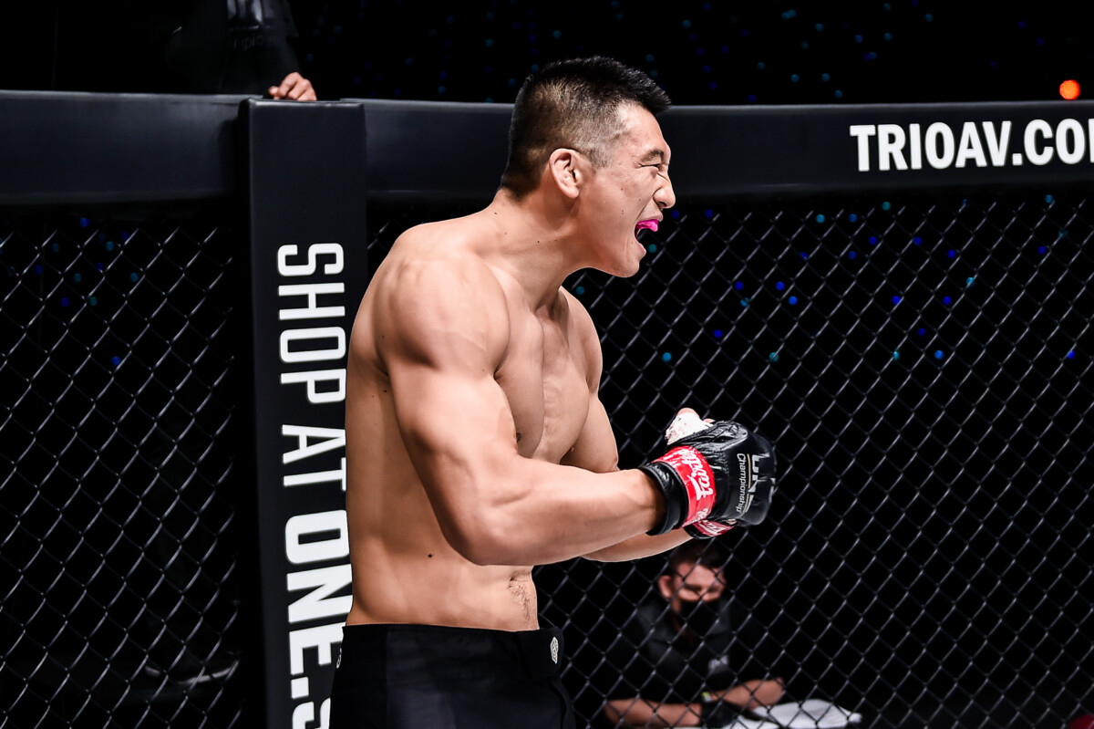 Pictures from the lightweight showdown between Eduard Folayang and Zhang Lipeng at ONE: BATTLEGROUND II