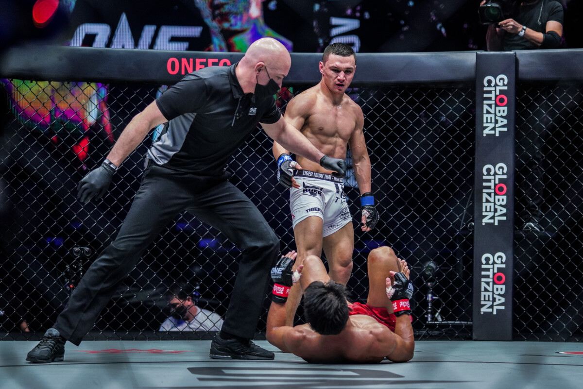 Pictures from the main event tilt between Kairat Akhmetov and Danny Kingad from ONE: WINTER WARRIORS II