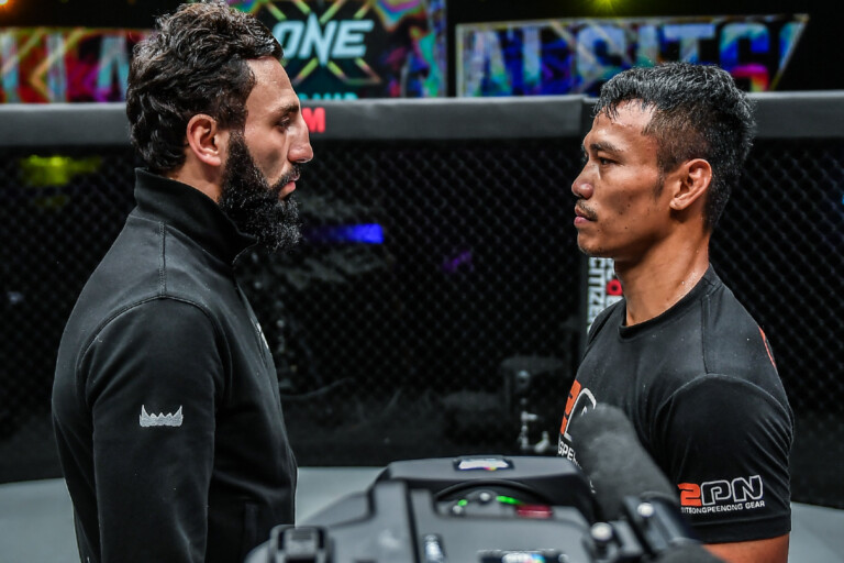 Sitthichai Sitsongpeenong and Davit Kiria stare each other down