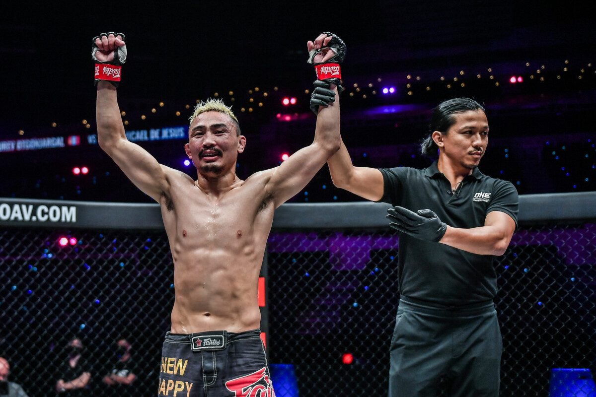 Purev Otgonjargal wins over Micael De Jesus at ONE: ONLY THE BRAVE.