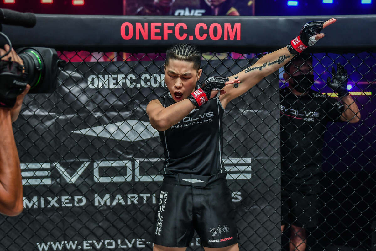 Xiong Jing Nan celebrates World Title