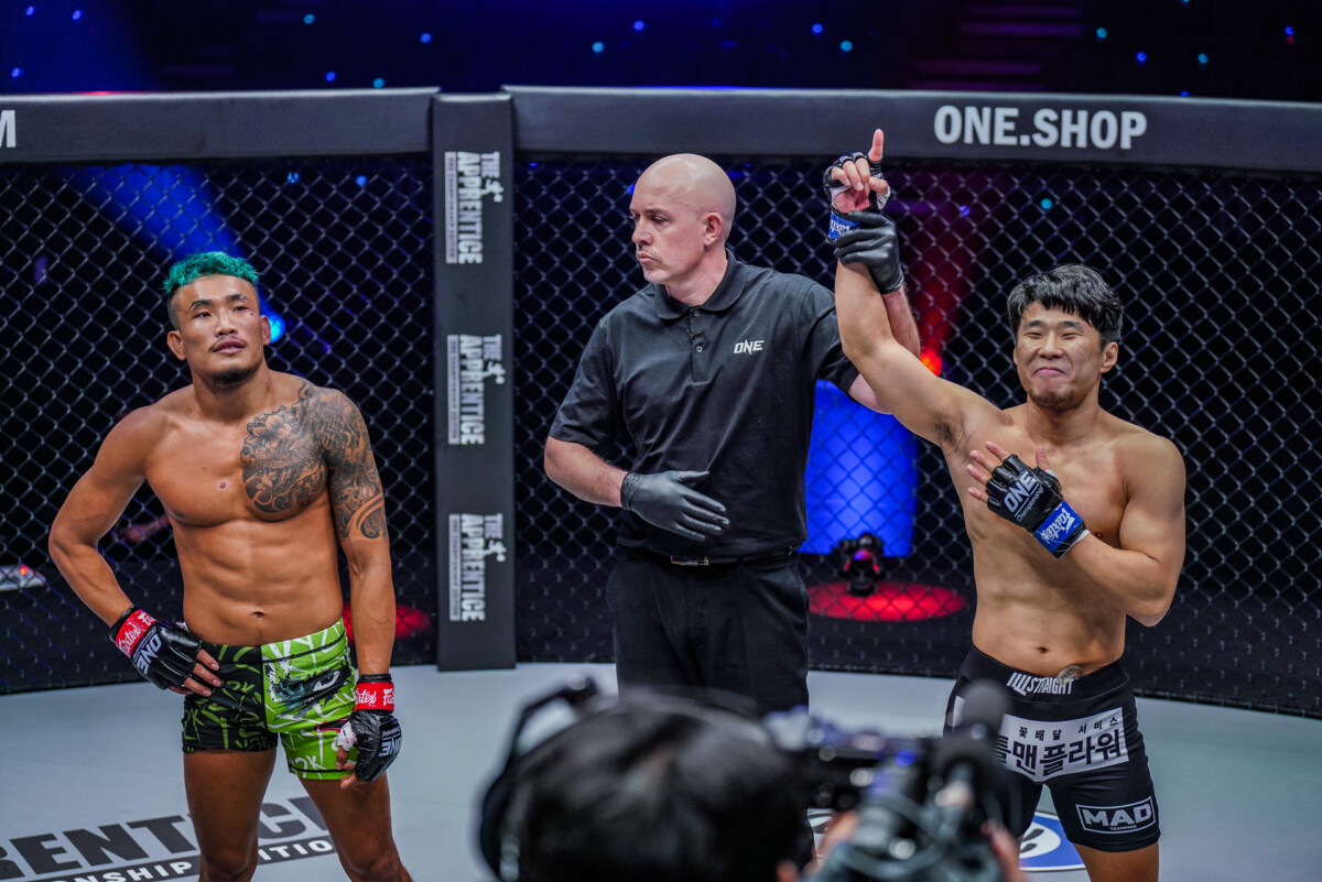 Woo Sung Hoon celebrates against Yodkaikaew Fairtex