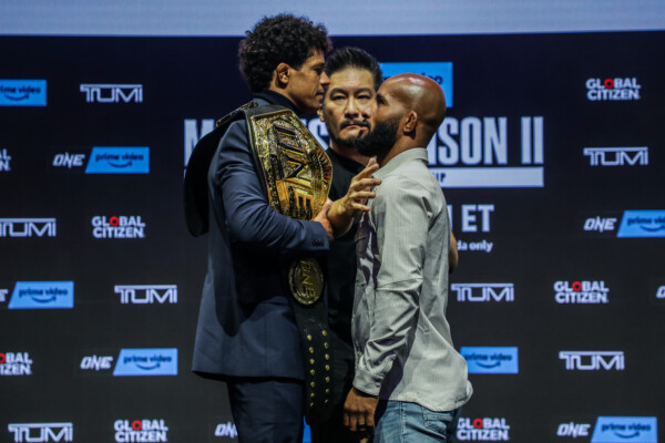 AdrianoMoraes DemetriousJohnson Staredown 1920X1280 600x400