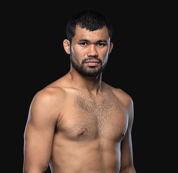 Sibmuen_Coach_Nay Hero 1200x1165 1