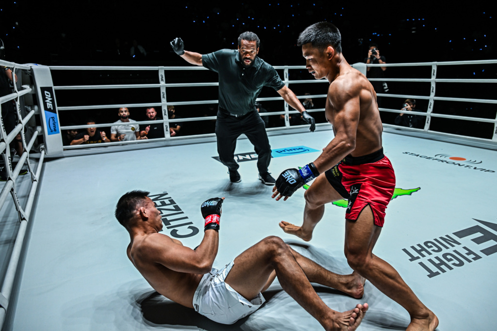胡勇 TKO 埃科-罗尼-萨普特拉