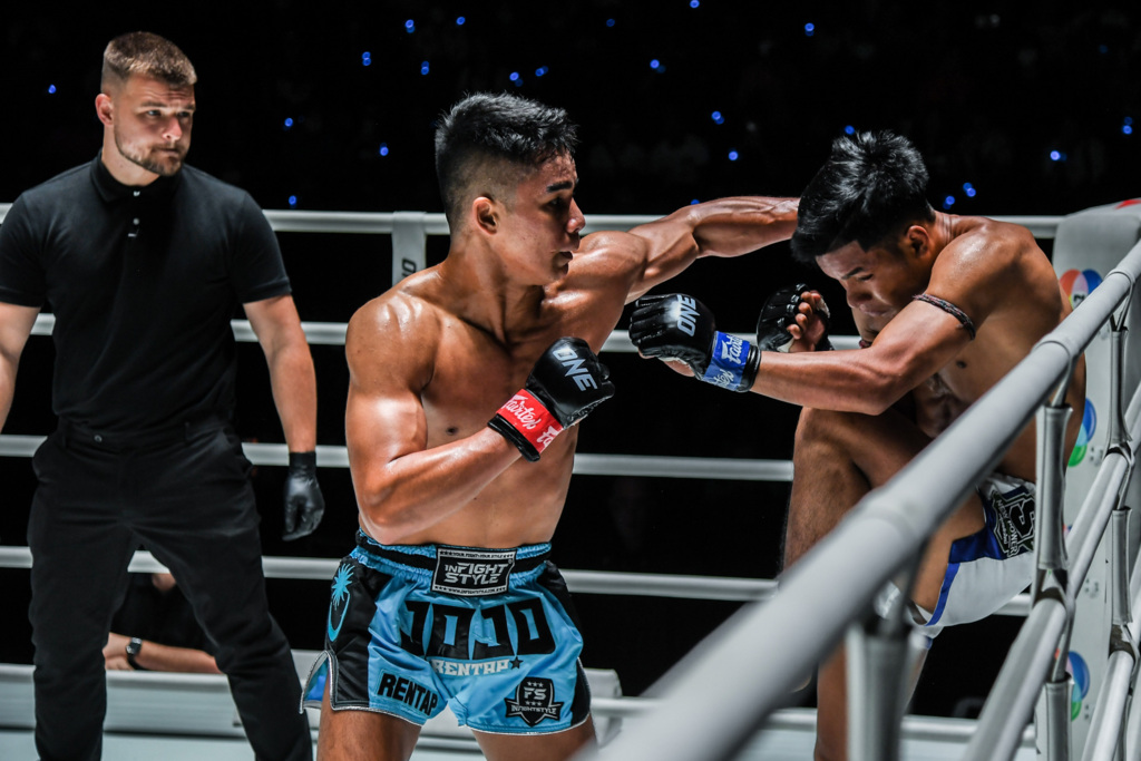 约翰·加扎利对战萨姆拉·欧帕尔