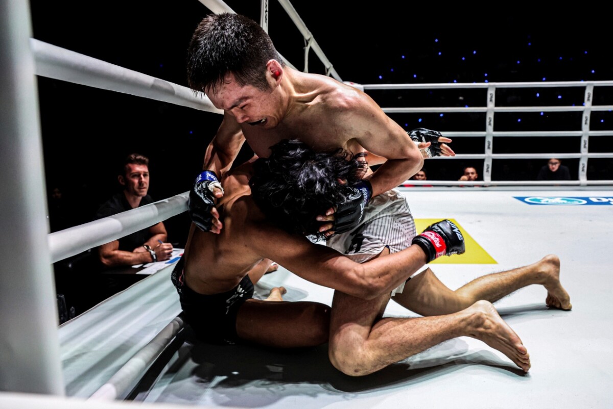 托雷普奇·冬卡克 第一回合 4分01秒 TKO 马尔温·基兰特